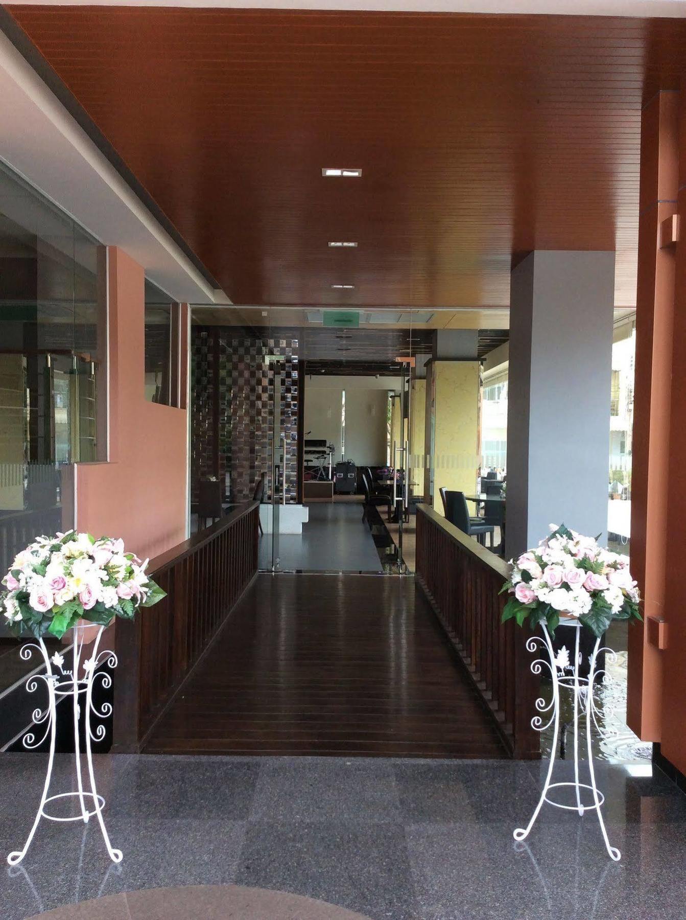 Grand Oliver Hotel Danok Sadao Luaran gambar