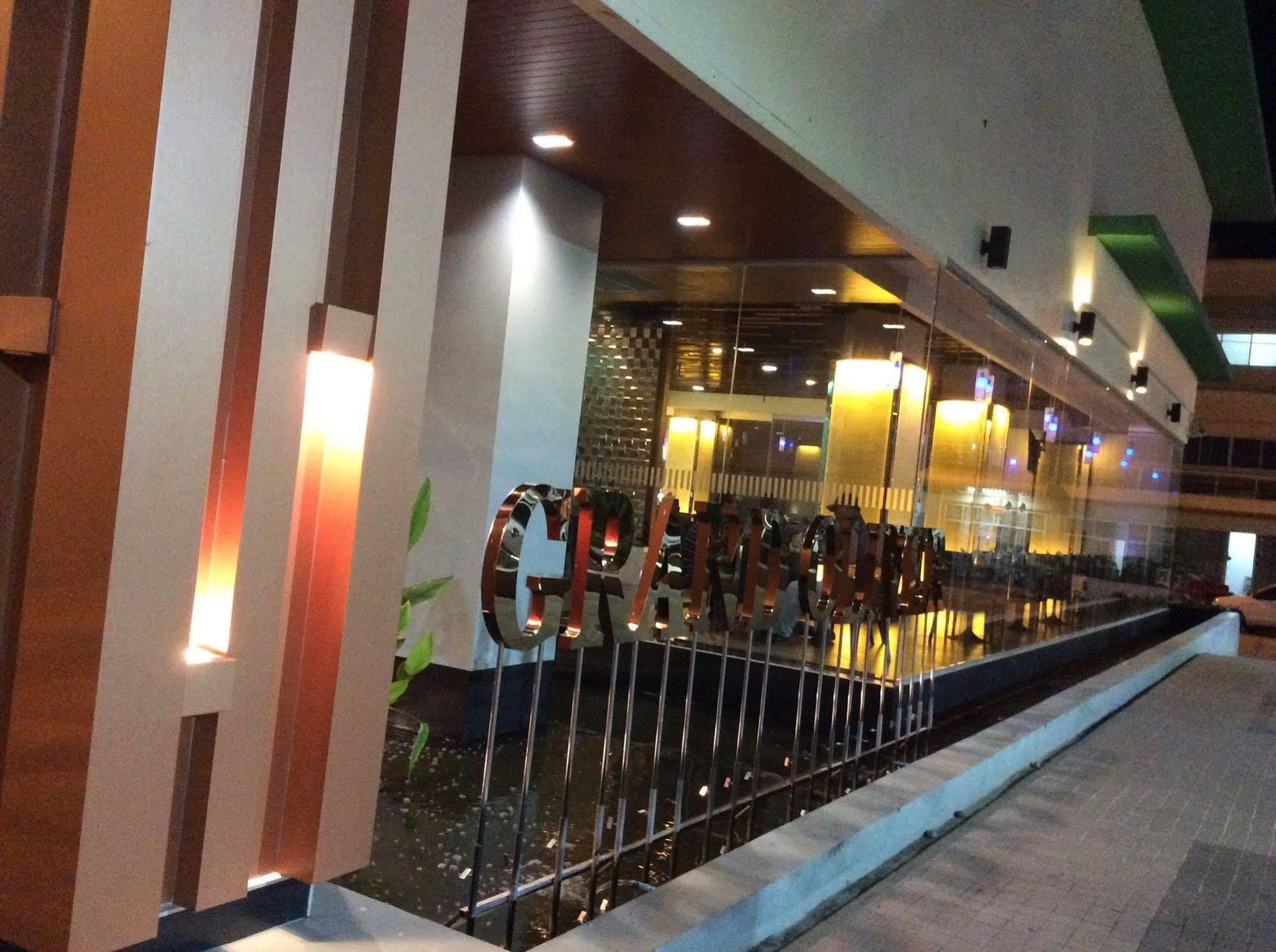 Grand Oliver Hotel Danok Sadao Luaran gambar